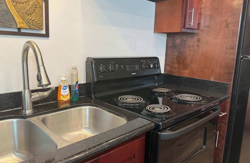 Highlands - Perkins Apartment | Parking | 5 min downtown | WD | TV bedroom | Pool