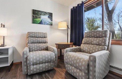 Ellison Bay Hotel | Parkside Inn