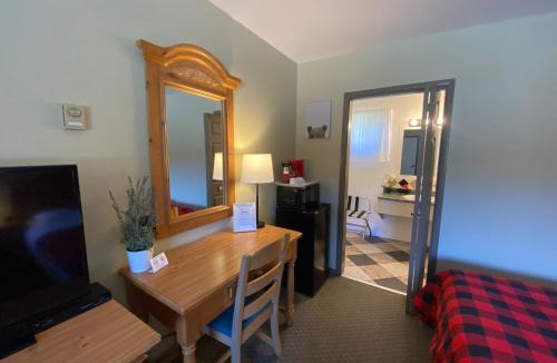Wawa Hotel | Parkway Motel