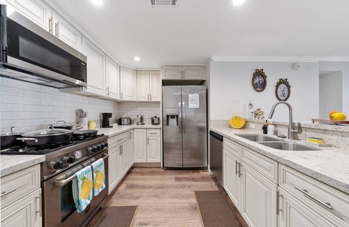 Lamanda Park Apartment | Pasadena 7 sleeper Comfy Apt in safe community