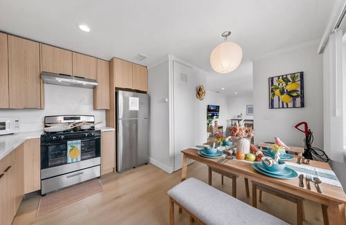 Lamanda Park Apartment | Pasadena New Retreat Charming 2B sweet Apartment