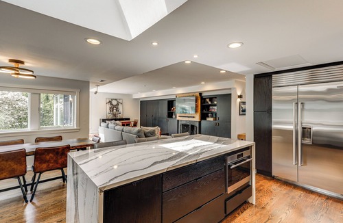 Broadway House | Patio, Modern Broadway Luxury: 4 Mi to Lumen Field
