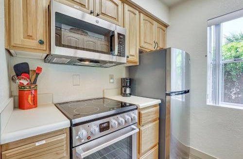 Paradise Valley Village House | Patio & Pool Access: Sunny Phoenix Casita!