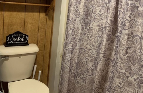 Rhinelander Cottage | Peaceful 2 bedroom, 1 bathroom cottage off Mars Lake