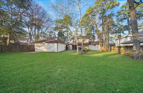 Huffman House | Peaceful 2BR Sanctuary - King Bed- Your Home Away From Home