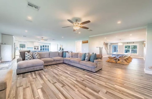 Okeechobee House | Peaceful 6BR Country Retreat-Bring Your Horses!