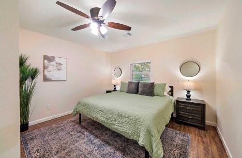 Baytown House | Peaceful Abode in Convenient Baytown Location