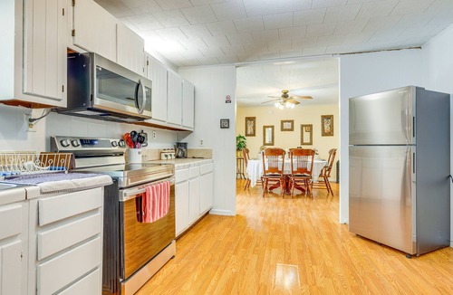 Jackson House | Peaceful Alabama Vacation Rental w/Large Deck