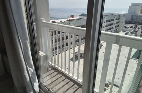 Ortona Park Condo | Peaceful and clean beach studio with ocean and city views in Daytona Beach