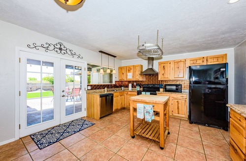 Hearthstone Hills House | Peaceful And Quiet Getaway ~ Pool and Hot Tub ~ Wonderfully Comfortable!