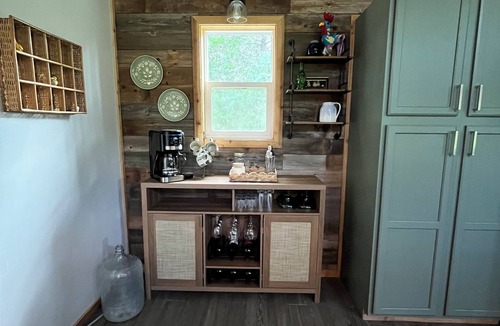 Stillwater Cottage | Peaceful Boho Retreat Nestled in the Woods – 5 Mins from Downtown