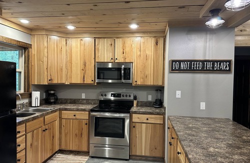 Mount Ida Cabin | Peaceful Cabin with WIFI & amazing star gazing views. No Pets Allowed.