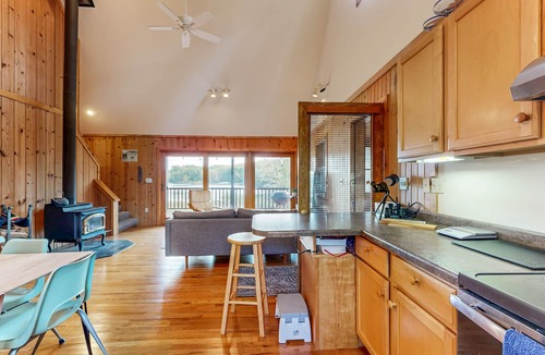 Oxford House | Peaceful lakeside retreat with prairie views, fire pit, grill, kayaks & canoe