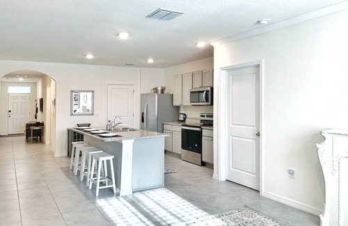 Bradenton House | Peaceful Modern Retreat Pool Lake View Gulf Beaches Nearby