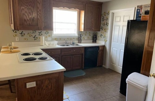 Valdosta House | Peaceful Private Home near Moody, Wild Adventures