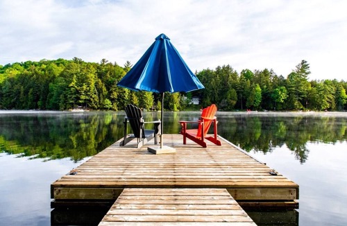 Dysart et al Cottage | Peaceful Rustic-Luxury Lakefront Cottage Getaway for Couples & Family