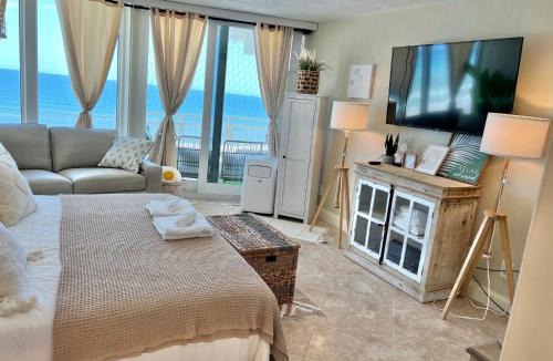 Daytona Beach Shores Apartment | Penthouse Beach Oasis 704 Lovely Daytona ocean front incredible ocean view
