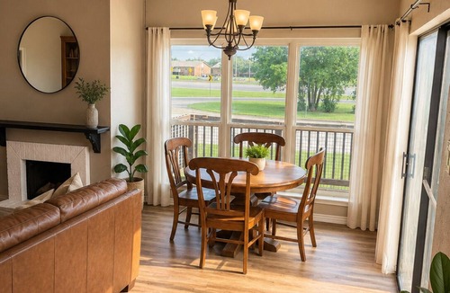 Fort Worth House | Perfect 2-bedroom townhome has AC in welcoming Fort Worth,The Lone Star DFW Stay