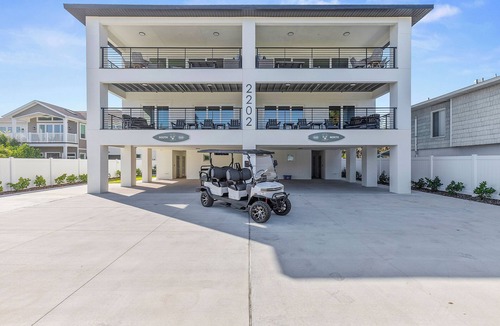 New Smyrna Beach House | 🌊Perfect for Large Groups + Families | Steps to Beach | Flip Flop Living NSB🌊
