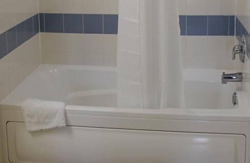 Bostroms Resort | Perfect Vacation! 2 Spacious Units, Near Boardwalk Amusement Area and Pier