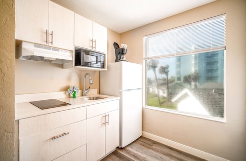 Melinda Cook Resort | Perry's Ocean Edge Resort