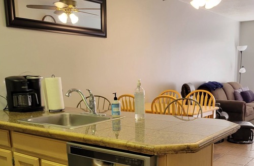 Harbor Village Condo | Pet-Friendly Condominium