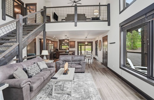 Lead House | Pet friendly Embers Ultimate duplex, hot tub, wifi, paved roads, pool access