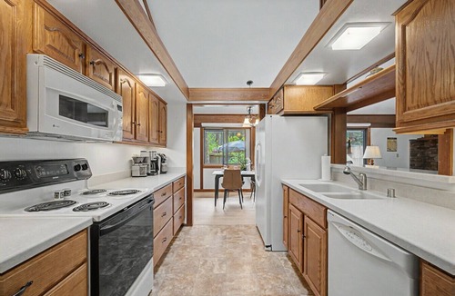 Graeagle House | Pet friendly, fully fenced, A/C