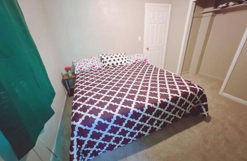 Central Oklahoma City House | Pet friendly,king beds,fully fenced ,3 bedroom