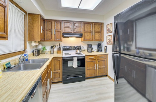 Hot Springs Village House | Pet-Friendly Lake Desoto Townhome w/Swim Dock!