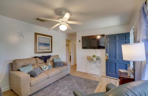Gulfport House | Pet-Friendly Retreat in Gulfport Less Than 1 Mi to Beach!