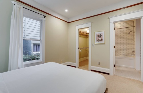 Greenwood House | Pet-Friendly Seattle Home ~ 6 Mi to Downtown!