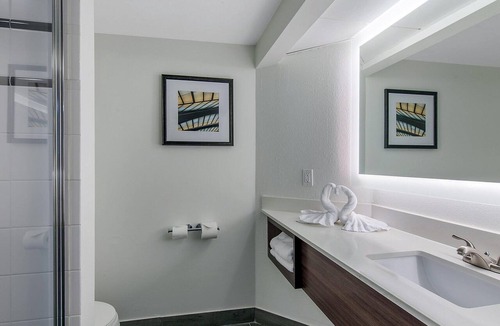 Tropic Hotel | Pet Friendly Spacious Suite Near I-95 | Pool + Free Parking | Near Indian River