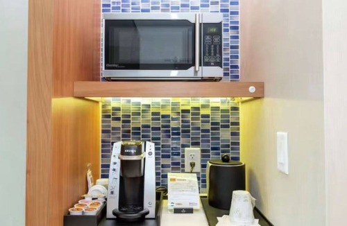 Wesley Chapel Hotel | Pet-friendly Stay! Outdoor Pool, Free Parking, All the Convenience Offered!