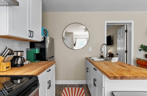Green Bay Apartment | Pets Welcome|Monthly Deal!
