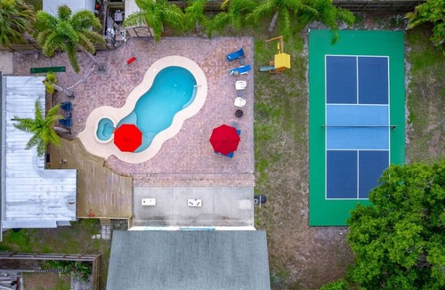June Park House | Pickleball Paradise | Pool & Hot Tub Fun