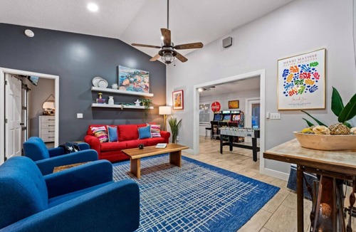 June Park House | Pickleball Paradise | Pool & Hot Tub Fun