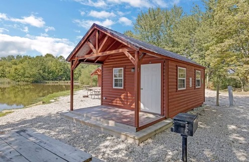 Pittsfield Cabin | Pine Lakes Adventure Stay | Waterpark, Fishing & Lakefront Fun | Lake Views