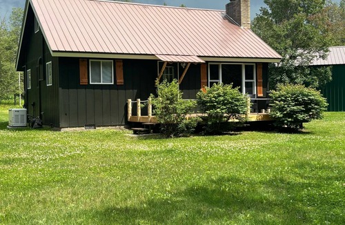 Hessel Cottage | Pine River Cottage: Crisp Air & Colorful Leaves – A Fall Retreat by the River!