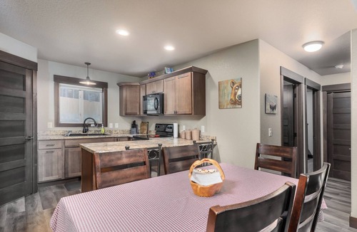 Sturgis Cabin | Pineview Cabin Retreat in the Black Hills- 4 bed, 2 bath
