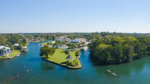 Springs at Kings Bay Hotel | Plantation Resort on Crystal River