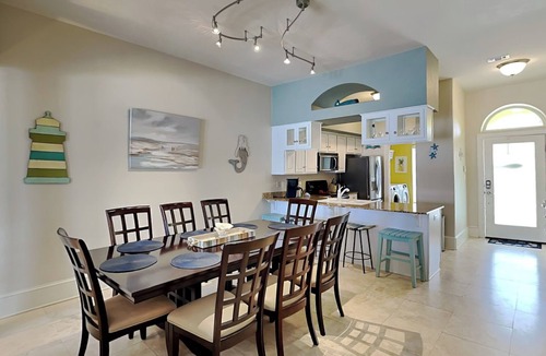 Sunset Pass House | Playa Way | Bayfront Access & Fun On-Site Amenities!
