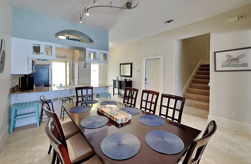 Sunset Pass House | Playa Way | Bayfront Access & Fun On-Site Amenities!