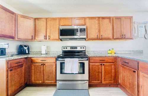 Westside House | Pleasant 4-bedroom house with AC in sunny Jacksonville, FL