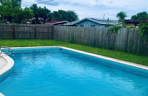 Hampton Homes House | POOL,3 BR Merritt Island, Cocoa Bch, Port Canaveral, USSSA fields,KSC