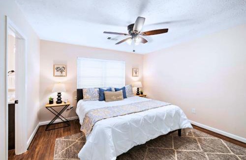 Deer Park House | Pool 5 Star Large Deer Park home Super Host