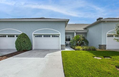 Sebring House | Pool Access + Course View: Golf Getaway in Sebring