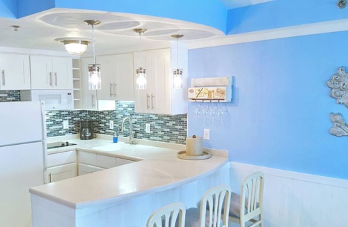 Ortona Park Condo | POOL, SPA, GYM & SAUNA RE-OPENED 11-15-25