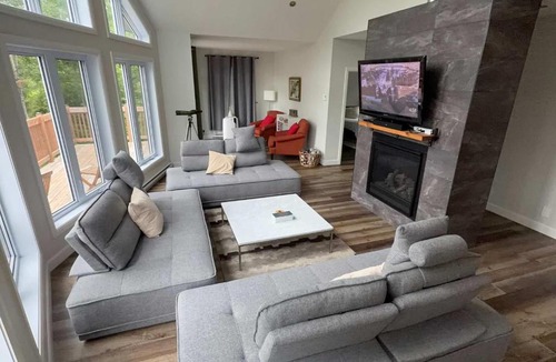 Labelle Ski Chalet | Pool Table Private Beach - Breakfast Included - Fontainebleau