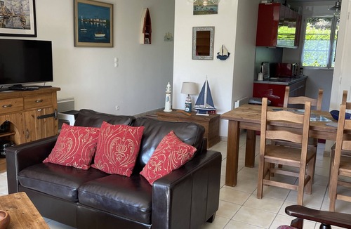 Barfleur Cottage | Pretty cottage with super fast Wifi , walk to restaurants/harbour/shops